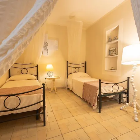 Dom wakacyjny Maison Elire - 10 Passi Dal Mare