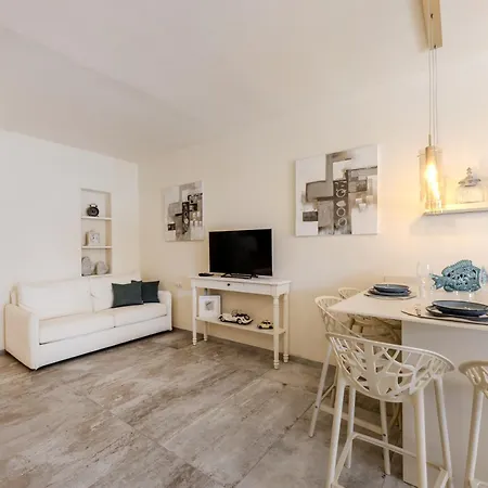 Maison Elire - 10 Passi Dal Mare Vakantiehuis *